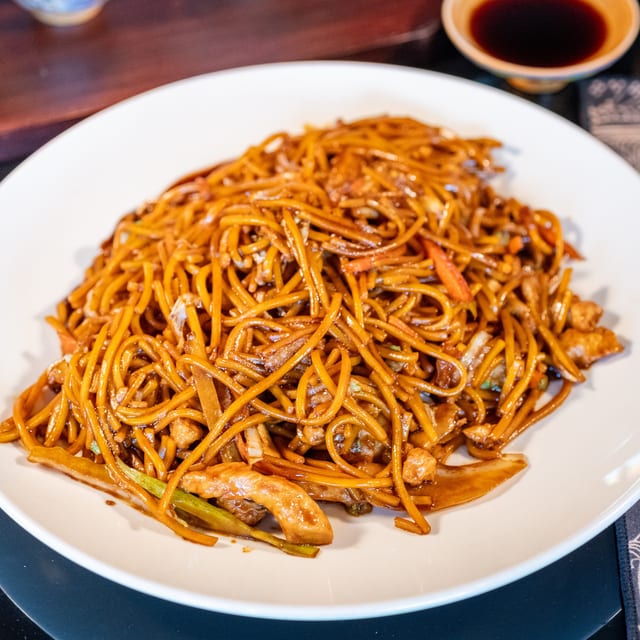 L26. Chicken Lo Mein.