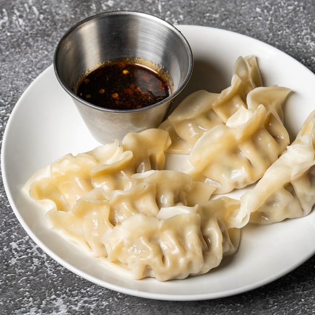 Homemade Steamed Pork Dumpling (6 pcs).