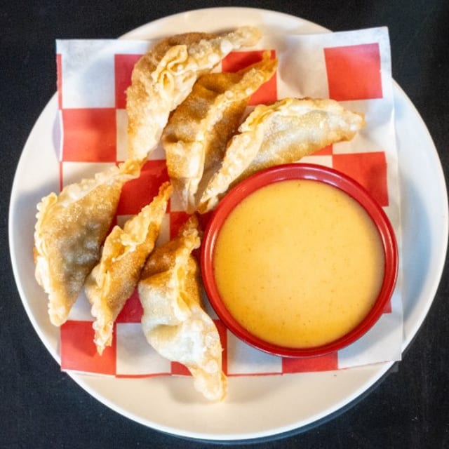 Homemade Fried Pork Dumpling (6 pcs).
